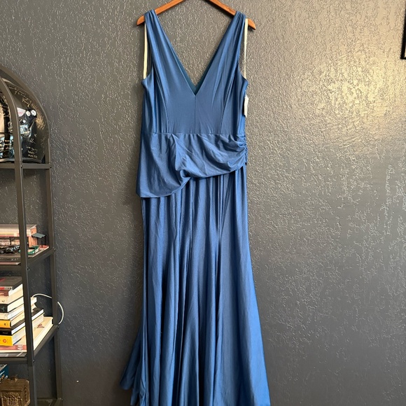 NWT Galina Signature Gown - Picture 1 of 7